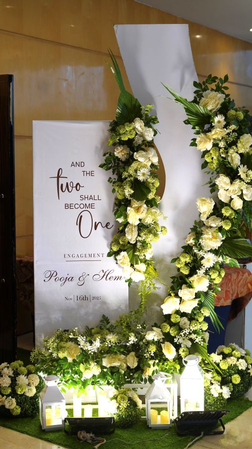 Green N White Engagement Decor